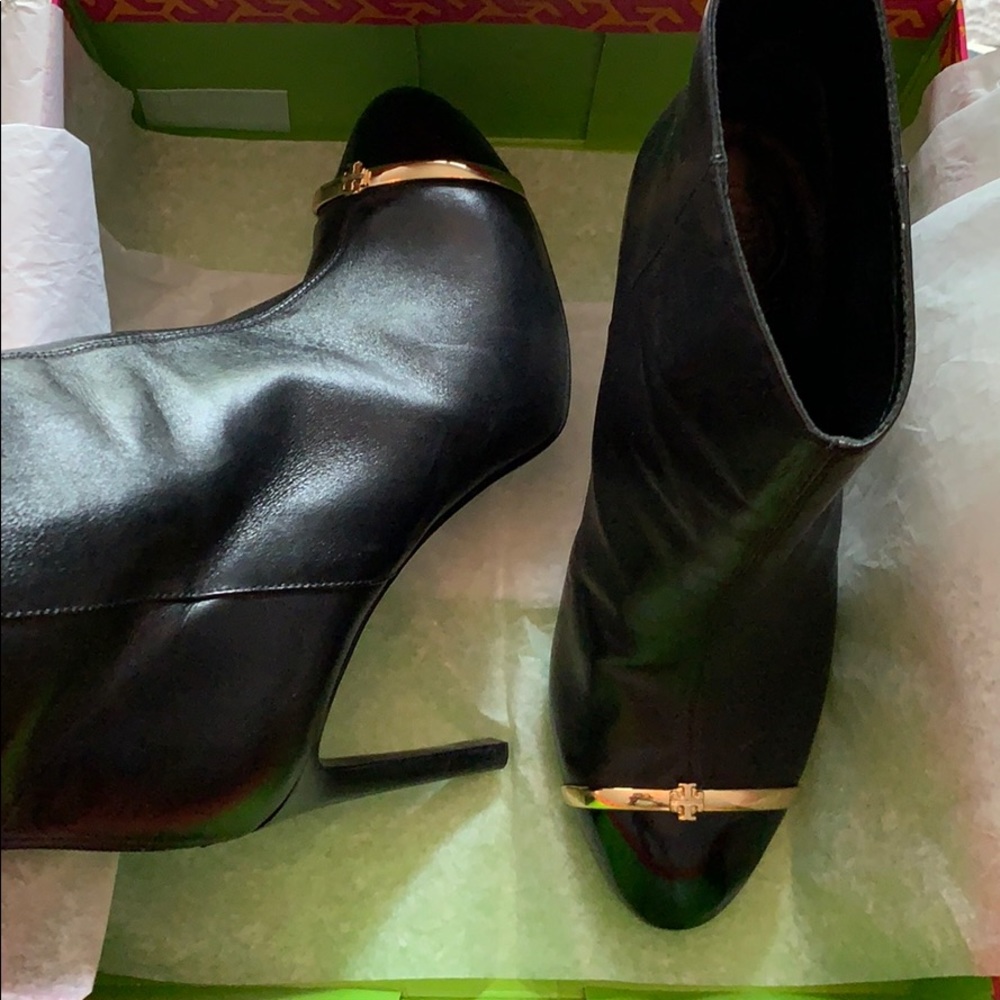 Tory Burch ankle height platform boot size 8.5